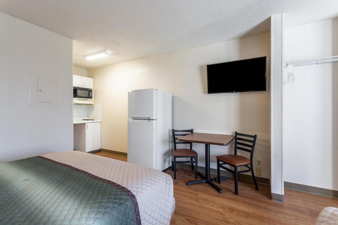 Hometowne Studios By Red Roof Nashville - Airport/Briley Pkwy Exteriör bild