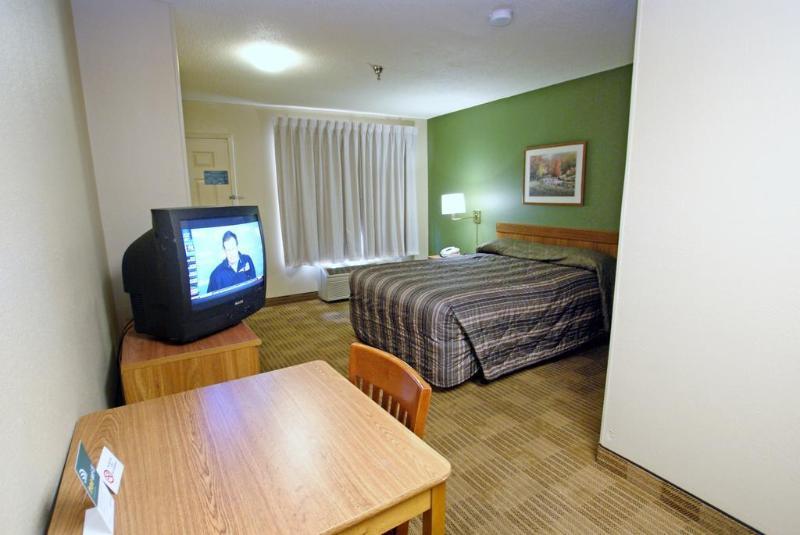 Hometowne Studios By Red Roof Nashville - Airport/Briley Pkwy Exteriör bild